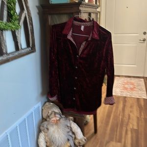 L Love button up top